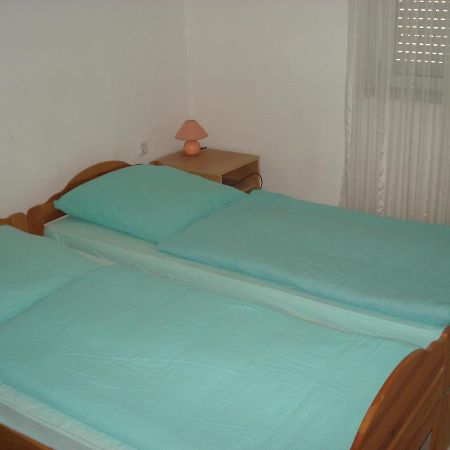 Apartments Zara Vir Luaran gambar