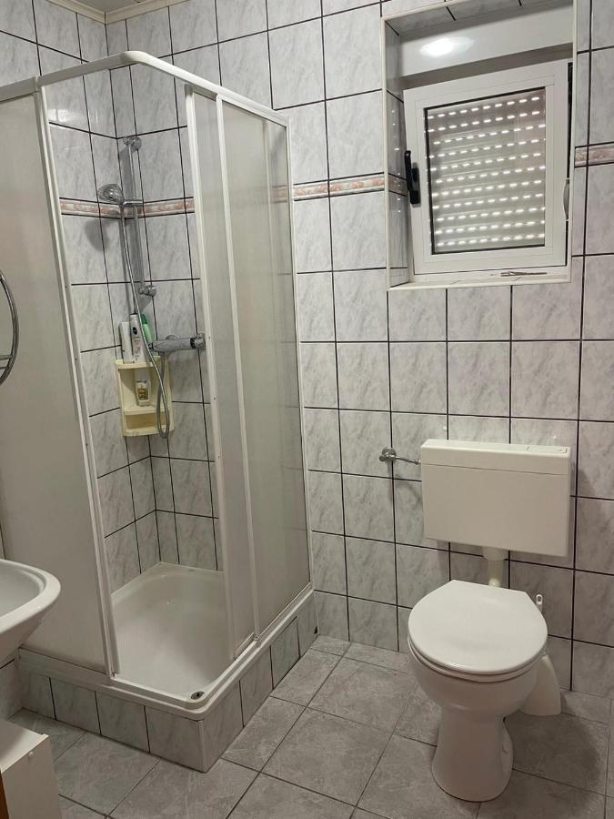 Apartments Zara Vir Luaran gambar