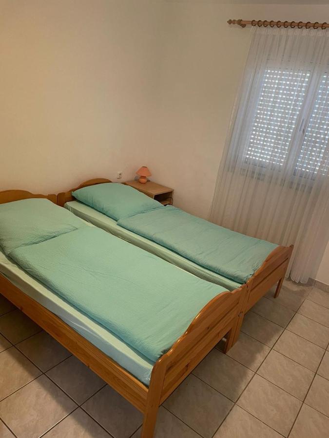 Apartments Zara Vir Luaran gambar