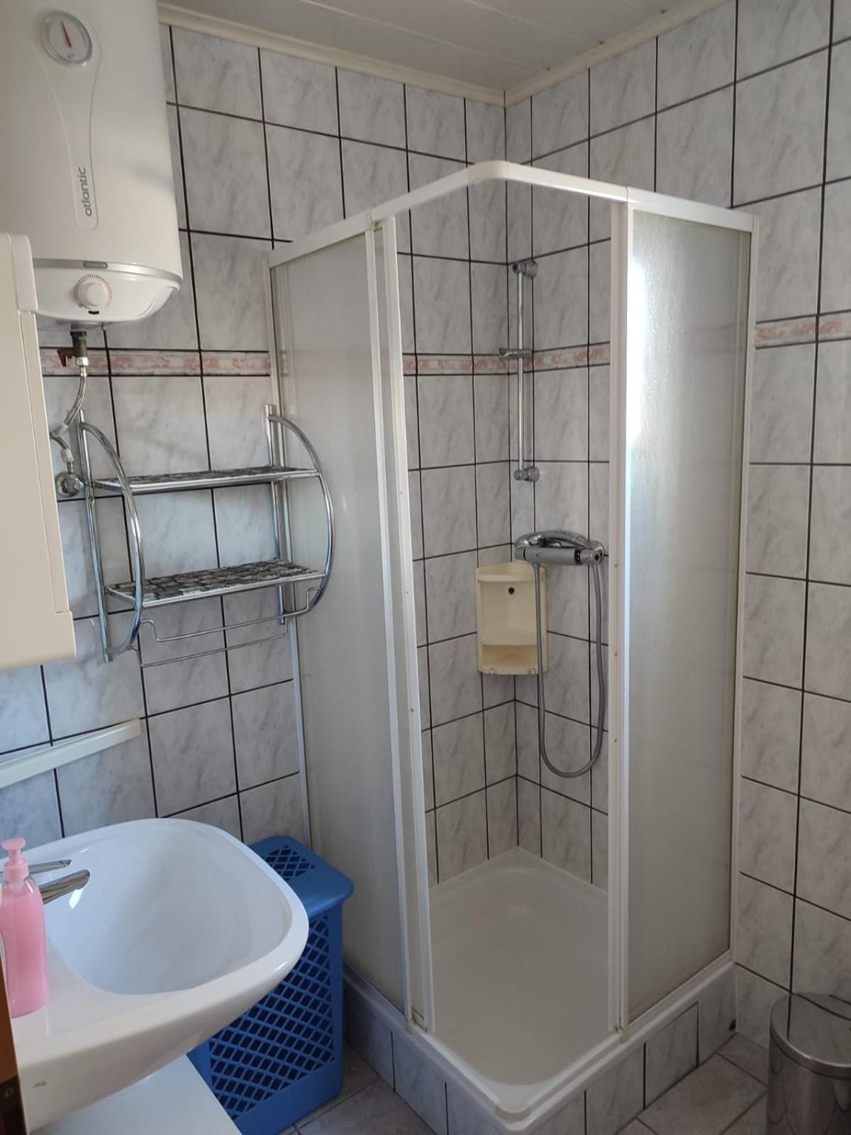 Apartments Zara Vir Luaran gambar