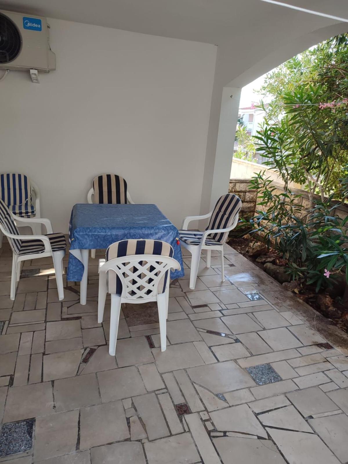 Apartments Zara Vir Luaran gambar